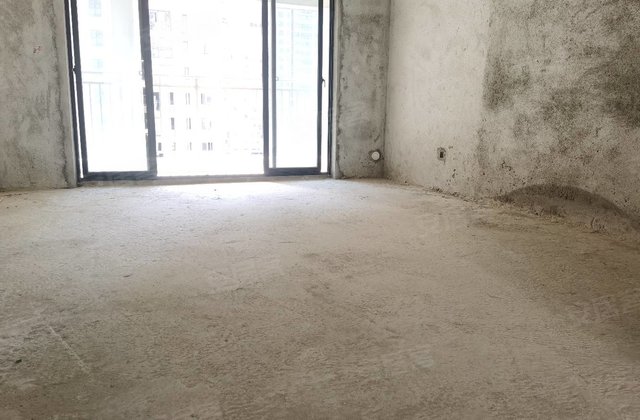 狮城凤景3室2厅145㎡129万二手房图片