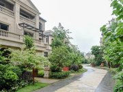 墨水湖法式别墅   边户大院子   居住舒适   湖边公园