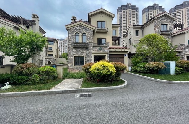 乐湾国际湖语美郡别墅