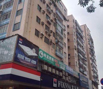 虎门公园旁华联大厦电梯朝南大三房,无遮挡采光好,南北通透.