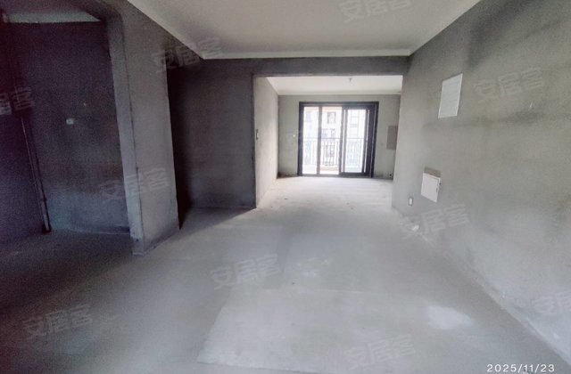 中建柒号院4室2厅145㎡115万二手房图片