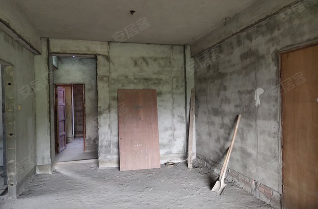 普莲住宅小区3室2厅137㎡65万二手房图片