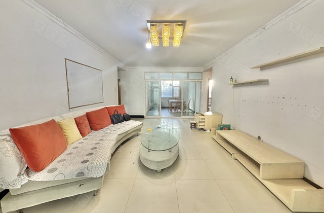 海晏路36号院3室2厅2卫148㎡南北150万