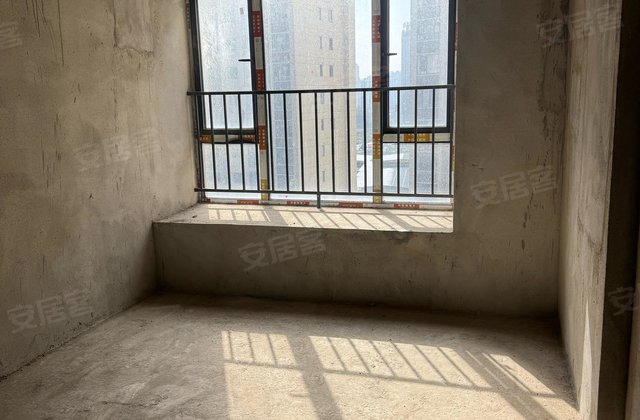 日升壹方中心4室2厅142㎡66万二手房图片