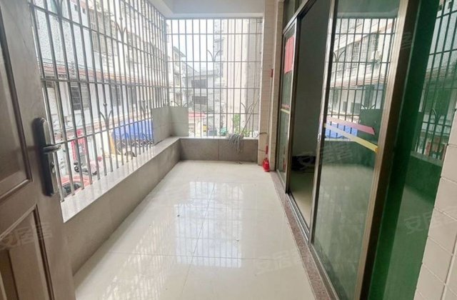 翔富花园4室2厅130㎡48.8万二手房图片