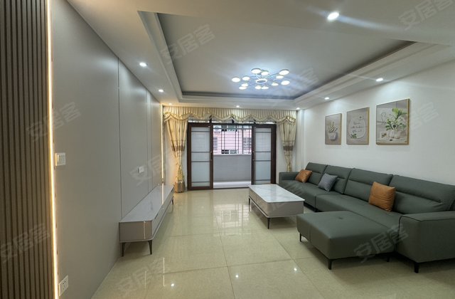 新兴雅苑4室2厅130㎡53.8万二手房图片