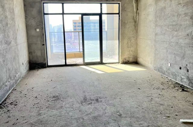 龙之光国际中心3室2厅148.75㎡165万二手房图片