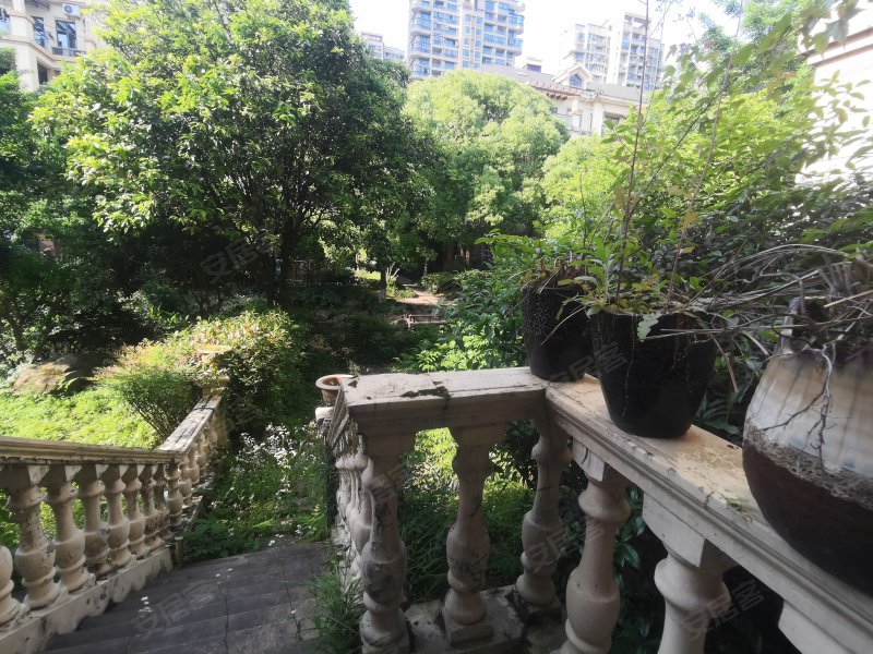 绿都湖滨花园(公寓住宅)