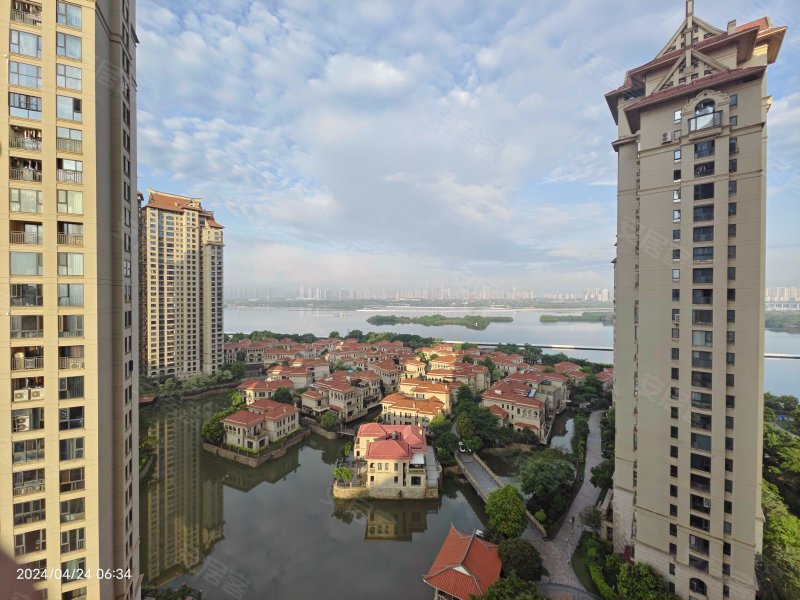 水晶湖郡(五期)南向采光好 小三居 板楼 双卫格局 小区新!