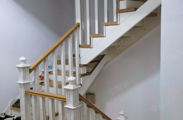 中央华府和家园4室2厅285.78㎡205万二手房图片