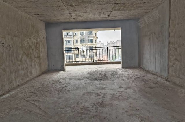恩达国际5室2厅230㎡90万二手房图片