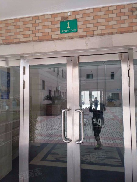 东方明珠国际公寓 