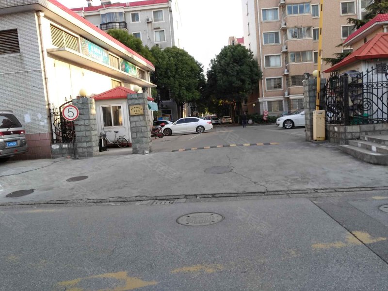 界龙新世纪公寓 