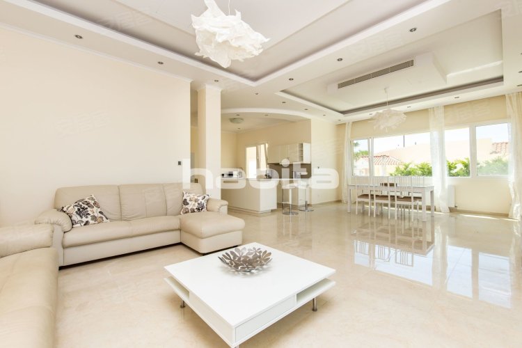 塞浦路斯约¥450万设施齐全，配有家具二手房独栋别墅图片