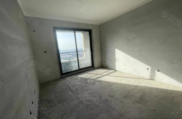 飞天时代华庭4室2厅160㎡106万二手房图片
