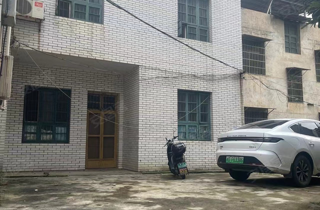 解放南路6-12号小区6室3厅228㎡43.8万二手房图片