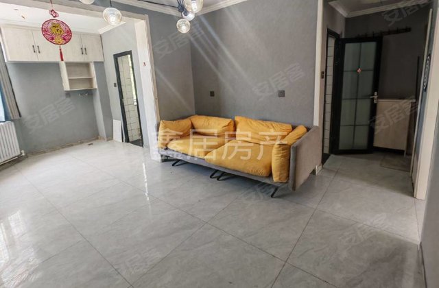 石油公司住宅楼(格尔木)3室1厅70㎡25万二手房图片