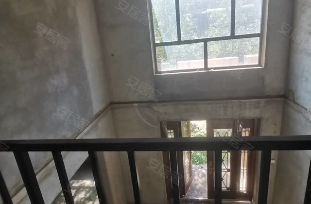 罗湖英郡4室3厅243㎡240万二手房图片