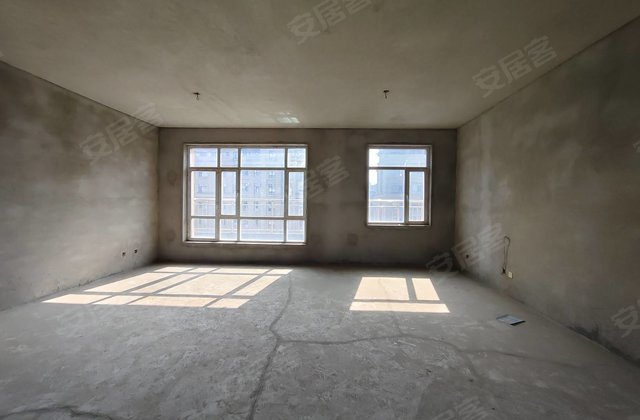 中央公馆3室2厅178㎡87万二手房图片