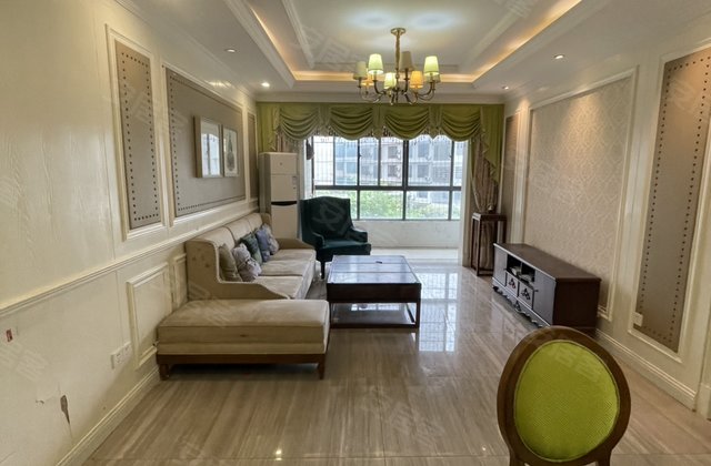 泓和旺角4室2厅130㎡55万二手房图片