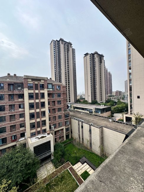 绿地中央公园江旭