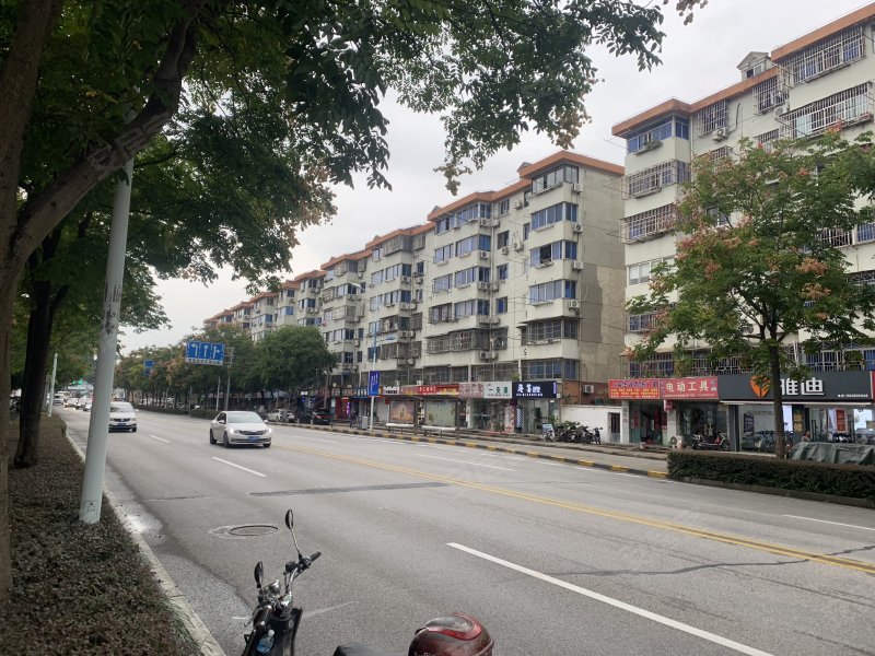 塔城东路492弄小区