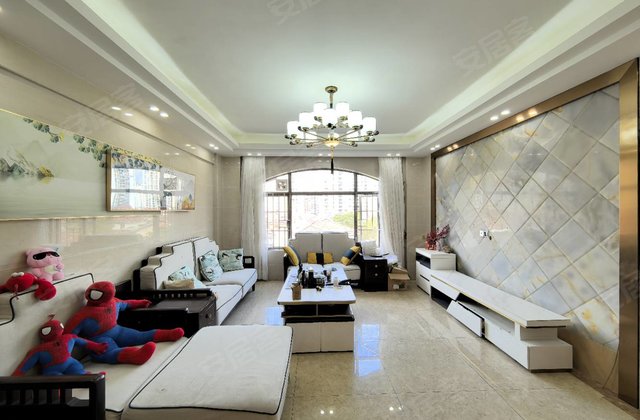 阳光马德里5室2厅213㎡135万二手房图片