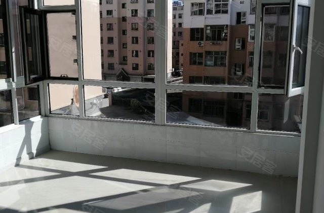 房子价钱合理拎包入住5600元/㎡56万雪先生房东绥中绥中县商业路铁