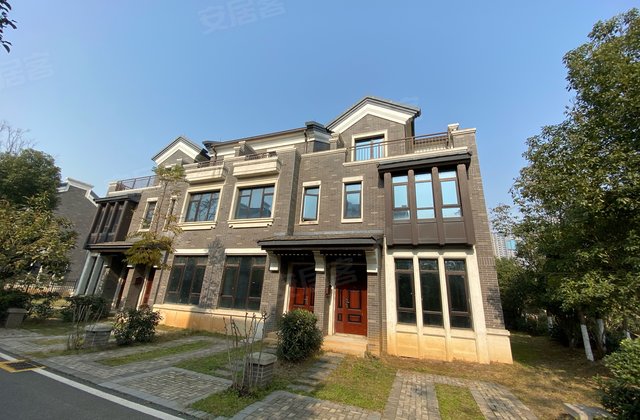 光谷东 红莲湖 超值联排边户别墅 红莲湖高尔夫国际社区