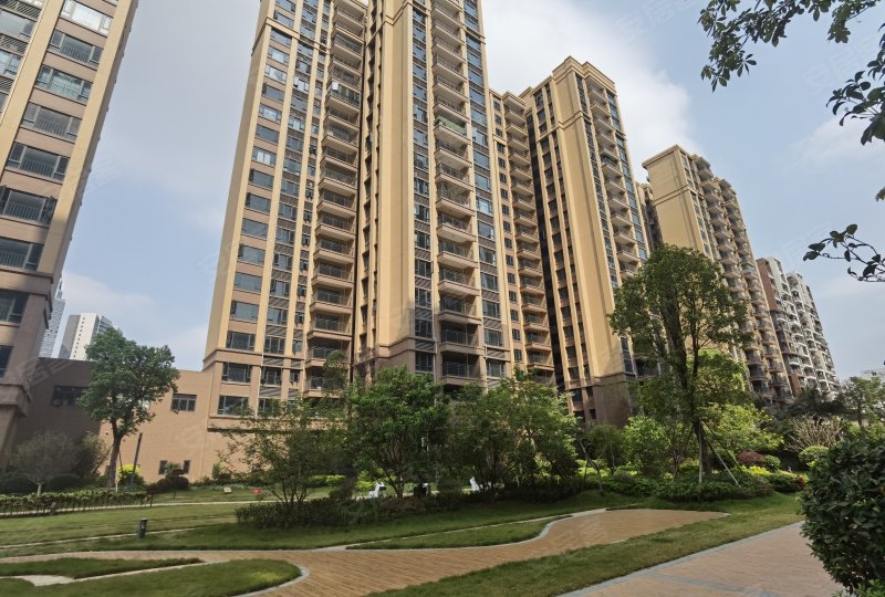 新鸿基泷景(七期)