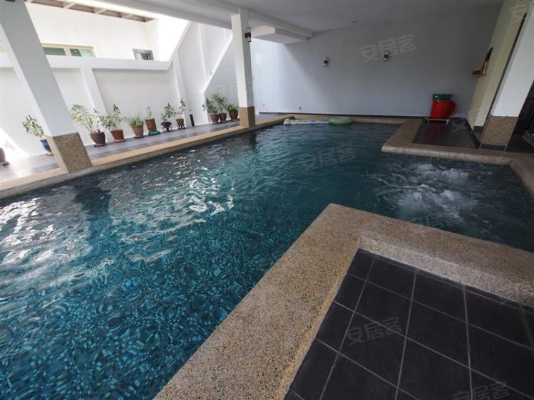 马来西亚约¥1075万位于马来西亚巴图费林吉的  7 卧室别墅二手房公寓图片