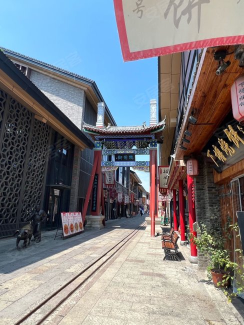 远洋庐玥风景3室2厅1卫88.13㎡南90万