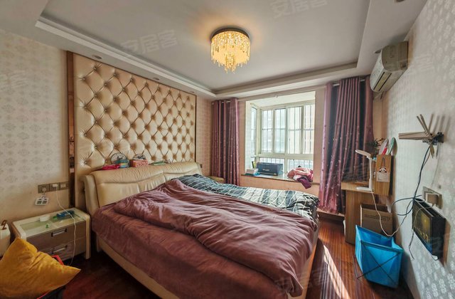 银泰华城3室2厅132㎡85.8万二手房图片