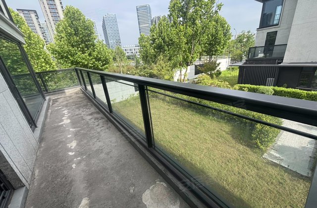 融创杭州湾壹号望臻园(别墅)5室2厅148㎡150万二手房图片