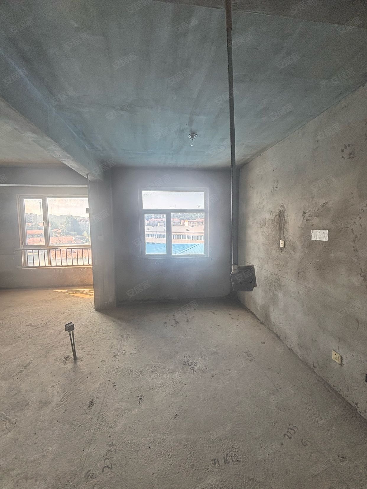 电业路东市场1号商住宅楼3室2厅1卫95.4㎡南21.5万