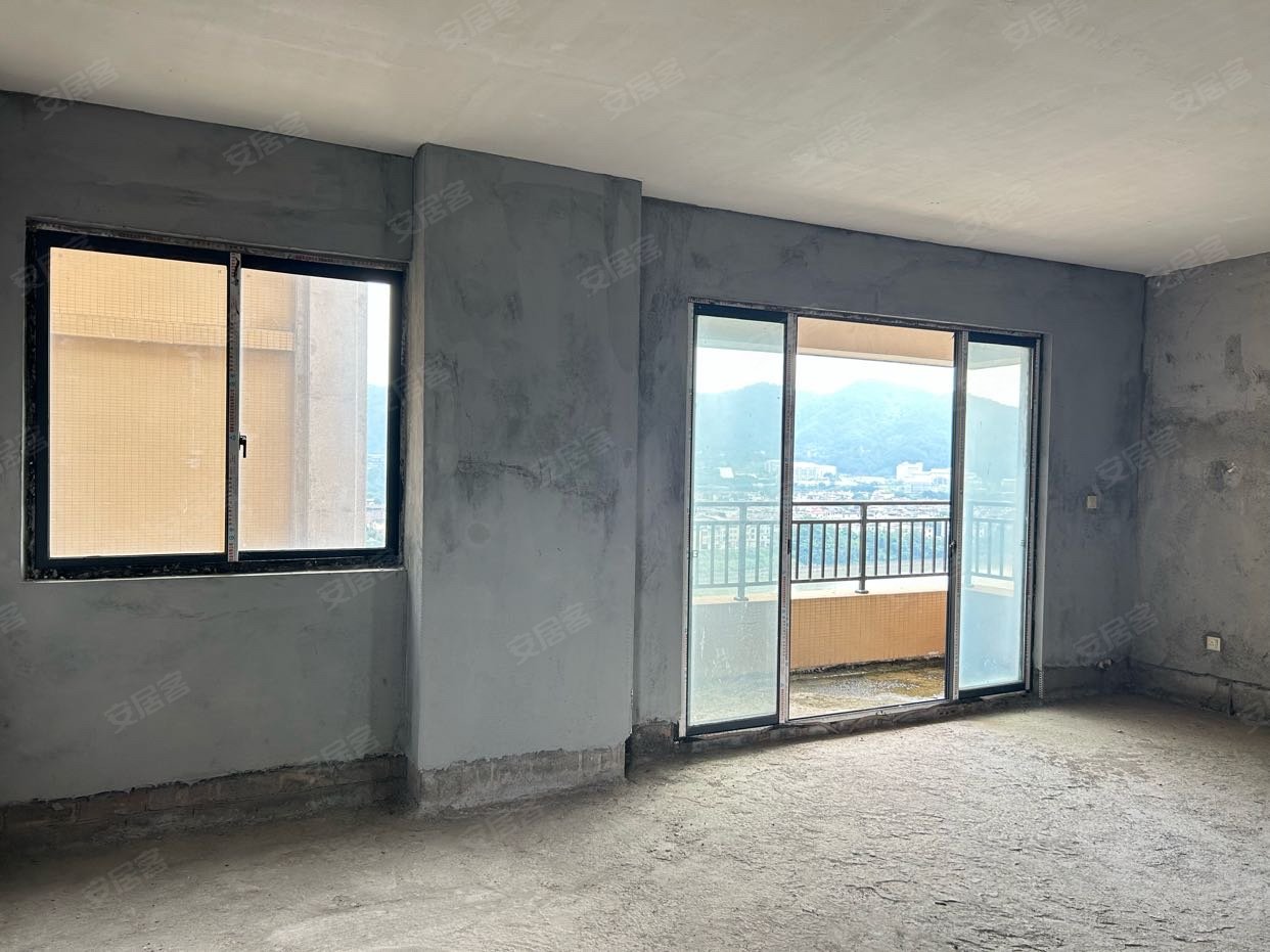 紫金财富中心4室1厅2卫123.94㎡南168万