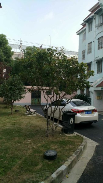 鹤庆路58弄小区 