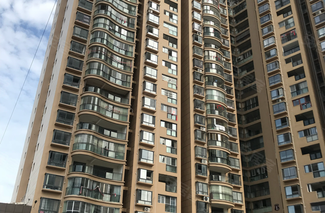 75㎡南高层(共29层)锦江华府贵定金丰购物中心河滨东路陶女士房东35万