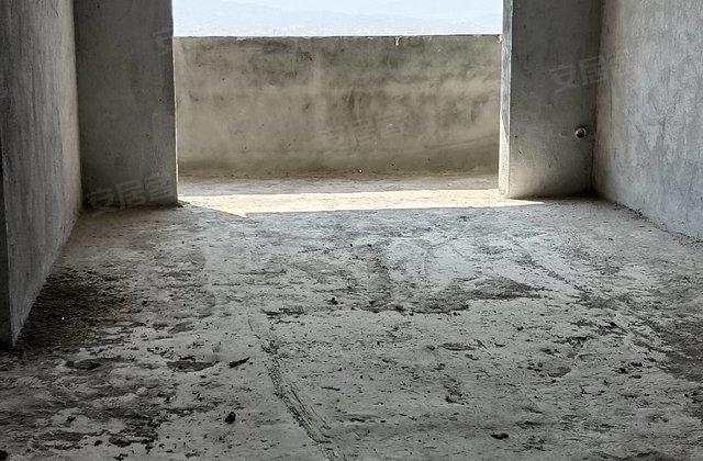 禾水滨江壹号3室2厅118.6㎡63万二手房图片