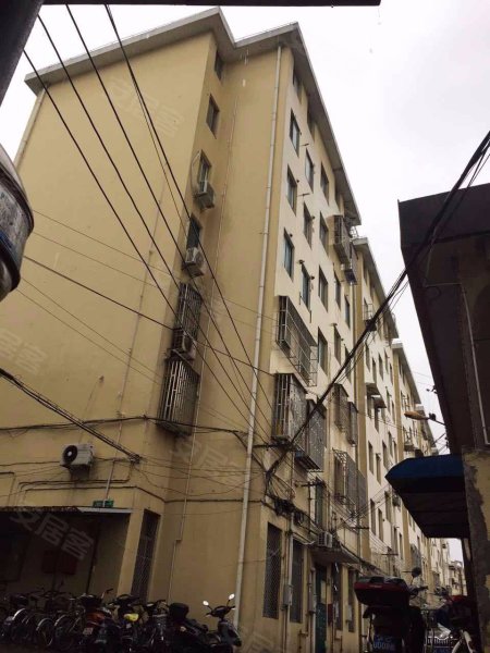 银山路185弄小区 