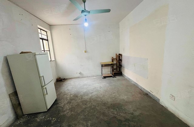 华泾四村 满五 朝南 出行方便 临地铁 商品房华泾动静分离