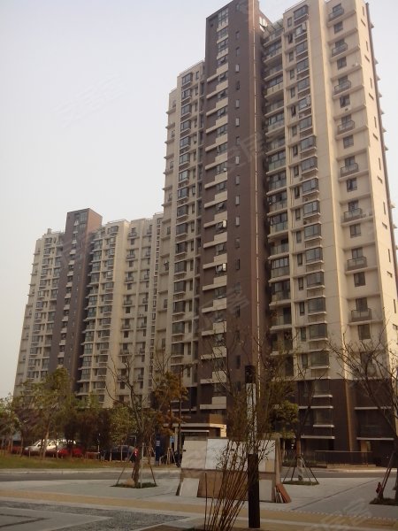 西庭网球俱乐部和公寓 