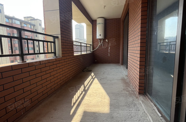 名邦凯旋公馆3室2厅121㎡71万二手房图片