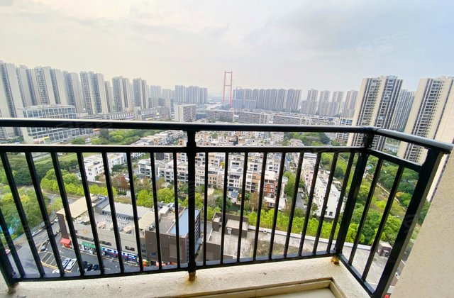 碧桂园凤凰湾芳邻苑4室2厅136.57㎡108万二手房图片