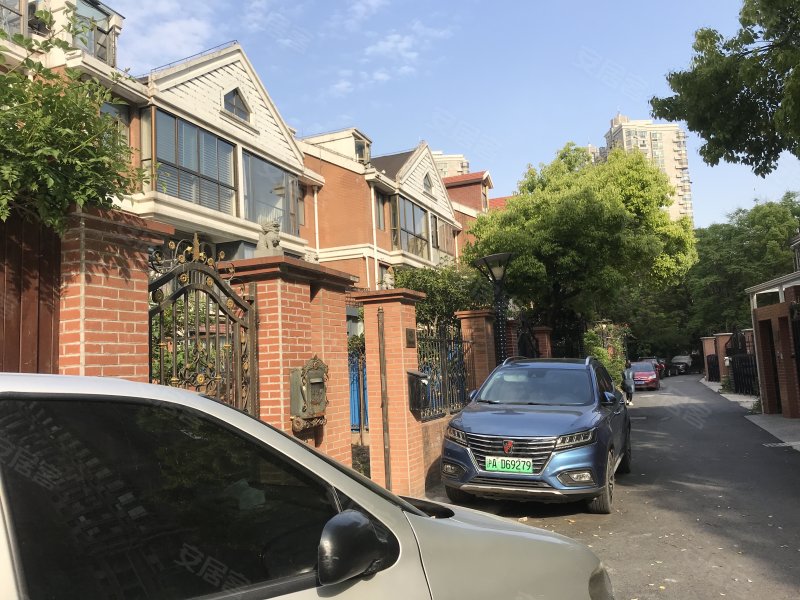 金鼎路1600弄,祁连山南路2727弄-上海阳光威尼斯四期(别墅)二手房