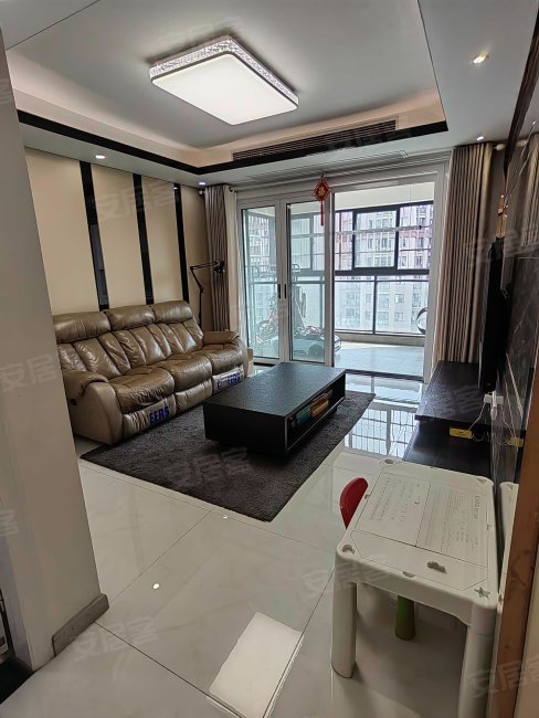 武汉房产网>武汉二手房>东西湖二手房>金银湖二手房>卧龙丽景湾名著苑