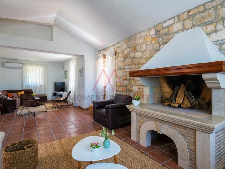 克罗地亚约¥421万CroatiaPorečHouse出售二手房公寓图片