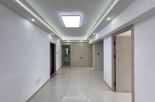 日新小区2室2厅70㎡17万二手房图片