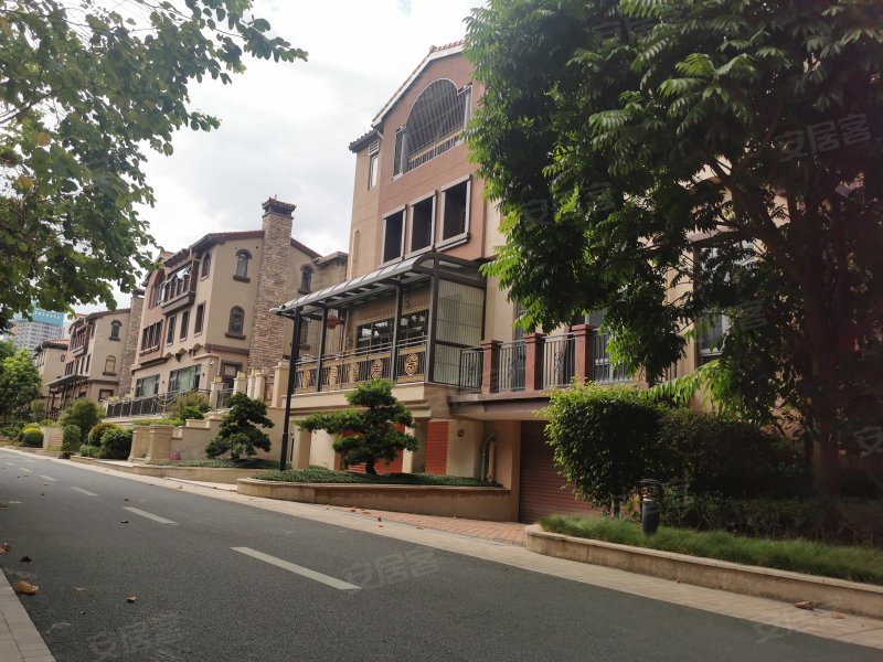 中信凯旋城(别墅)