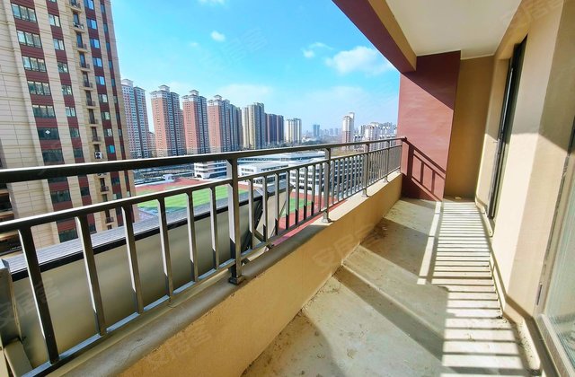 鲁商金茂观海印象3室2厅125.99㎡112万二手房图片